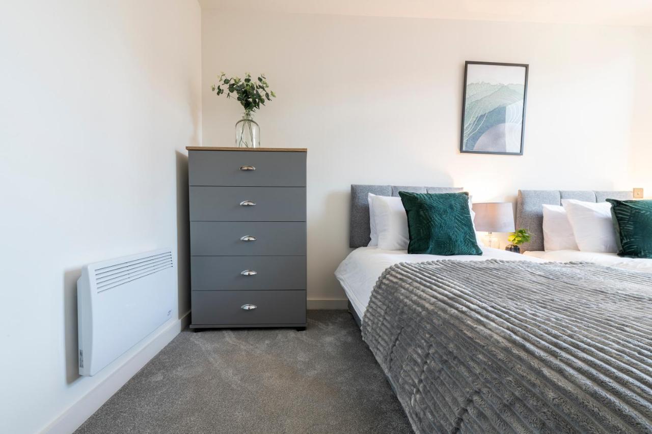 Stylish 2 Bed Apartment Close To City Bradford  Exterior photo