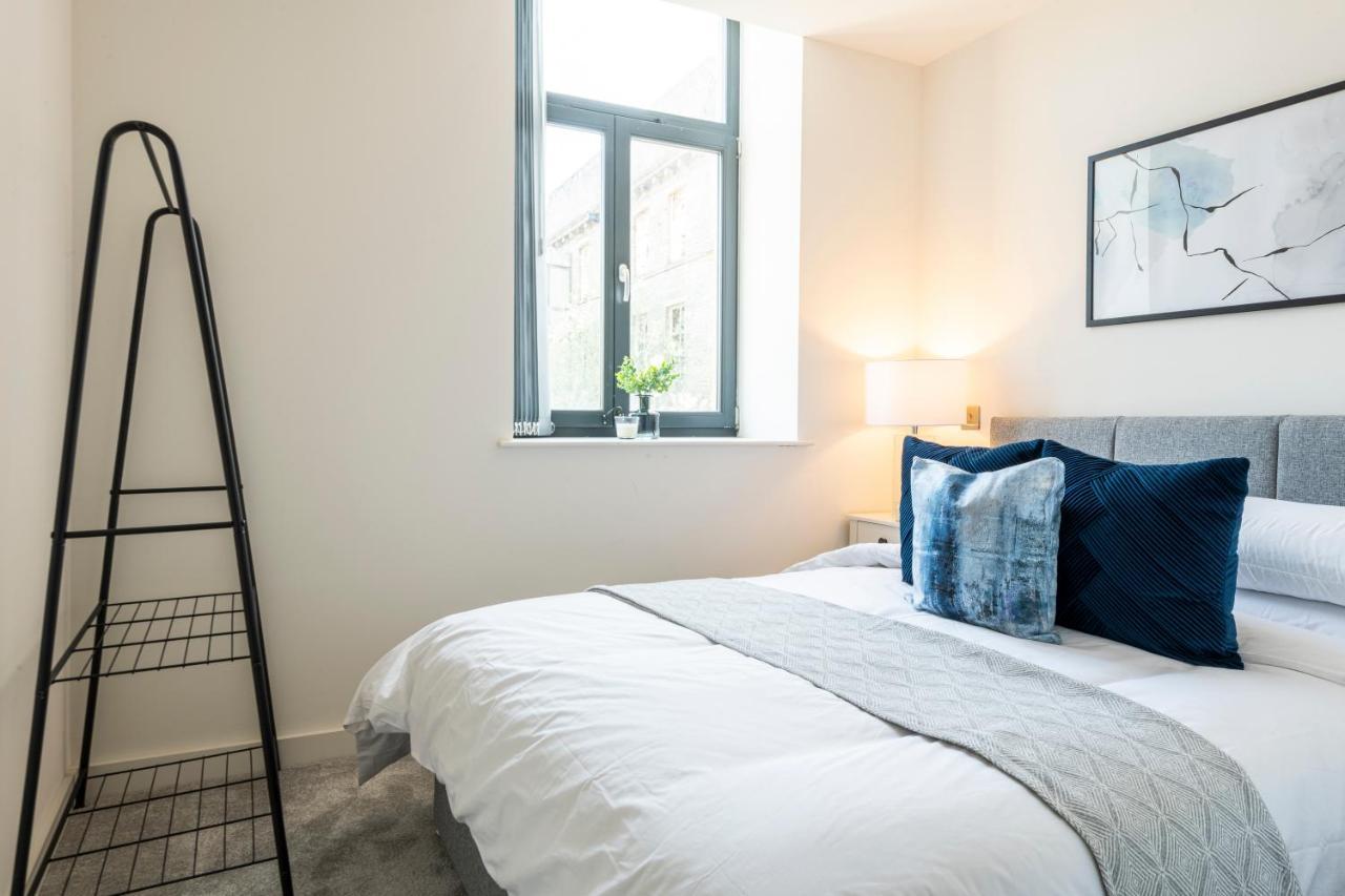 Stylish 2 Bed Apartment Close To City Bradford  Exterior photo